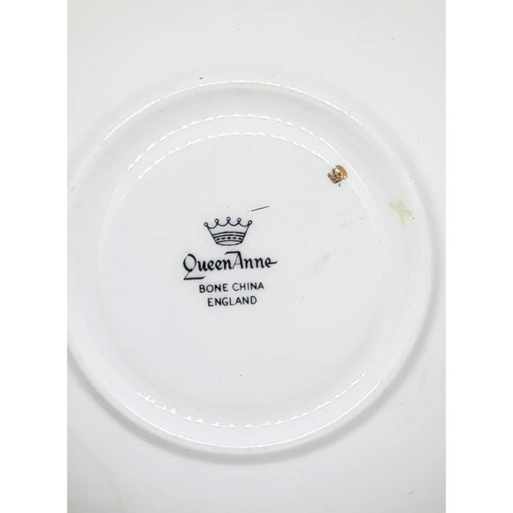 Vintage Queen Anne Floral Bone China England Teacup & Saucer - 112 Gold Trim - Picture 6 of 14